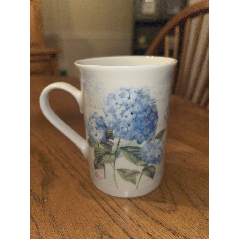 Masterpiece Collection Hoxtensia Hydrangea flower coffee cup mug white floral 4'